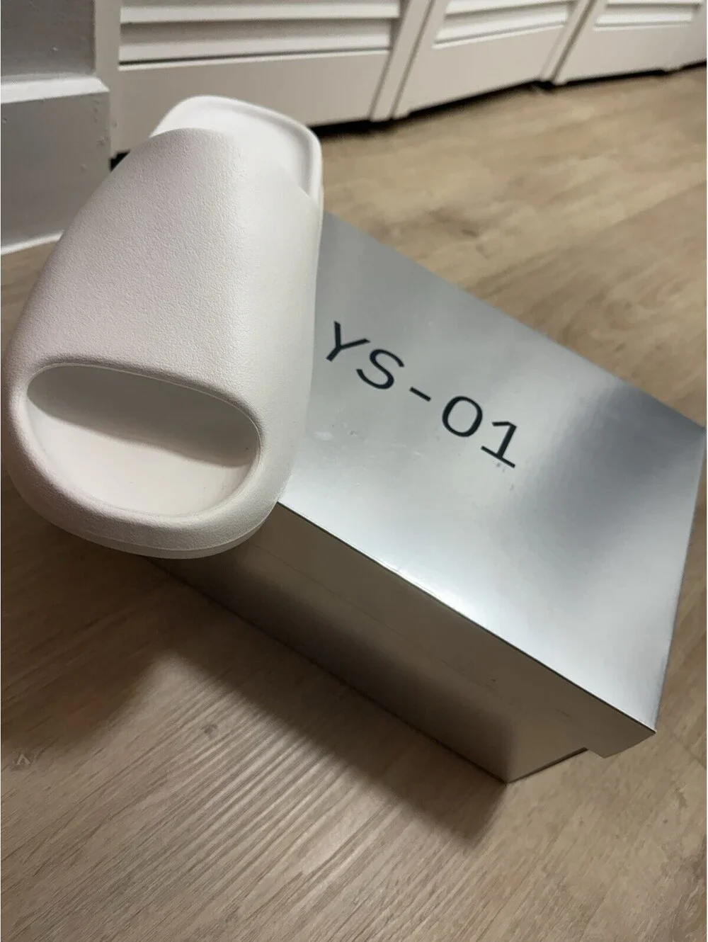 YS-01 WHITE Yeezy Slide